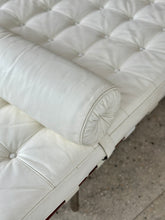 Load image into Gallery viewer, Barcelona Style Daybed