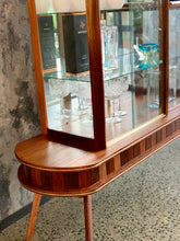 Load image into Gallery viewer, Retro display/drinks cabinet