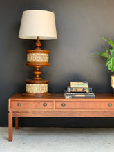 Load image into Gallery viewer, Retro Table Lamp