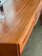 Load image into Gallery viewer, Mid-Century Dressing Table
