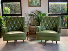 Load image into Gallery viewer, Vintage Swivel Chair