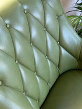 Load image into Gallery viewer, Vintage Swivel Chair