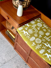 Load image into Gallery viewer, 70's Nathan Furniture occasional Table / Seat - UK Made
