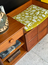 Load image into Gallery viewer, 70's Nathan Furniture occasional Table / Seat - UK Made
