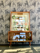 Load image into Gallery viewer, Retro Display Cabinet