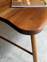 Load image into Gallery viewer, Traditional Shaker Style Spindle Back Bench