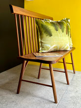 Load image into Gallery viewer, Traditional Shaker Style Spindle Back Bench