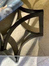 Load image into Gallery viewer, Mid-Century Modern Coffee Table