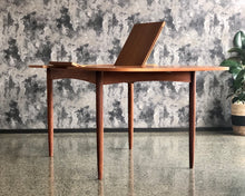 Load image into Gallery viewer, 5-piece G-Plan dining set