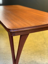 Load image into Gallery viewer, Mid-Century Coffee Table