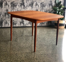 Load image into Gallery viewer, 5-piece G-Plan dining set