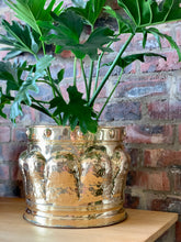 Load image into Gallery viewer, Vintage Brass Pots