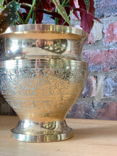 Load image into Gallery viewer, Vintage Brass Pots