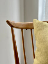 Load image into Gallery viewer, Elm & Oak Occasional Chair