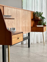 Load image into Gallery viewer, Retro Two-Tone Headboard