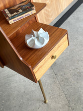 Load image into Gallery viewer, Retro Two-Tone Headboard