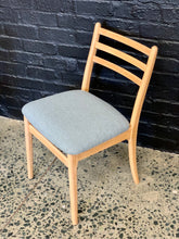 Load image into Gallery viewer, British set of 4 Elm wood ladder-back dining room chairs
