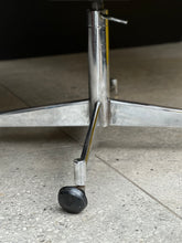 Load image into Gallery viewer, Retro Swivel Chair
