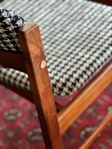 Exquisite Kallenbach Extendable Table & Eight Dining Chairs