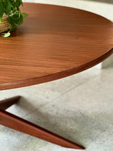 Load image into Gallery viewer, DS Vorster Dining Room Set
