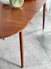 Load image into Gallery viewer, Danish Dining set | Oval Extendable Table &amp; 6 Chairs
