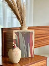 Load image into Gallery viewer, Retro Pottery Vase
