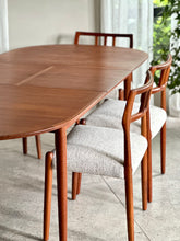 Load image into Gallery viewer, Danish Dining set | Oval Extendable Table &amp; 6 Chairs
