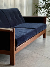 Load image into Gallery viewer, Retro Lubis Three-Seater Couch in Midnight Navy
