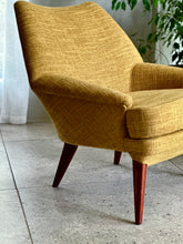 Load image into Gallery viewer, Pair of Superb Armchairs by Parker Knoll
