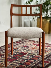 Load image into Gallery viewer, Danish Dining set | Oval Extendable Table &amp; 6 Chairs
