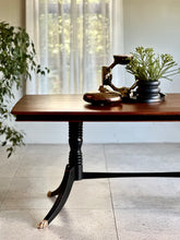 Load image into Gallery viewer, Duncan Phyfe-Style Dining Table
