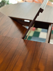 Oval Extendable Dining Table