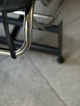 Load image into Gallery viewer, LC4 Chaise Longue |
After the 1928 original by Le Corbusier, Pierre Jeanneret &amp; Charlotte Perriand
