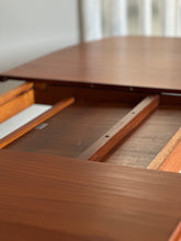 Load image into Gallery viewer, Extendable Dining Table by Novocraft Furniture
