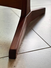 Load image into Gallery viewer, Extendable Dining Table by Novocraft Furniture
