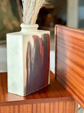 Load image into Gallery viewer, Retro Pottery Vase

