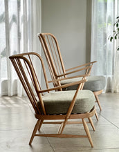 Load image into Gallery viewer, Spindle Back Occasional Arm Chair
