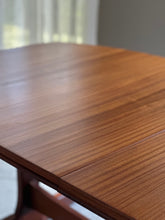 Load image into Gallery viewer, Extendable Dining Table by Novocraft Furniture
