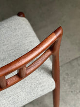 Load image into Gallery viewer, Danish Dining set | Oval Extendable Table &amp; 6 Chairs
