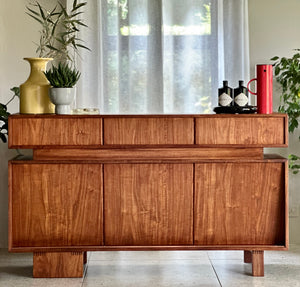 "Kallebach" Kiaat Bar | Counter