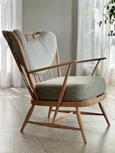 Load image into Gallery viewer, Spindle Back Occasional Arm Chair
