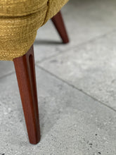 Load image into Gallery viewer, Pair of Superb Armchairs by Parker Knoll
