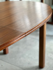 Oval Extendable Dining Table