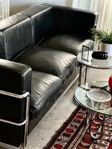 Classic Le Corbusier LC2 / LC3 “Le Cube” 3-Seater Couch - Reproduction