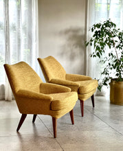 Load image into Gallery viewer, Pair of Superb Armchairs by Parker Knoll
