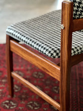 Load image into Gallery viewer, Exquisite Kallenbach Extendable Table &amp; Eight Dining Chairs
