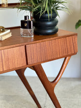 Load image into Gallery viewer, Retro Dresser by Novocraft
