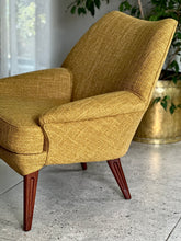 Load image into Gallery viewer, Pair of Superb Armchairs by Parker Knoll
