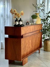 Load image into Gallery viewer, &quot;Kallebach&quot; Kiaat Bar | Counter
