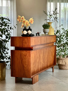 "Kallebach" Kiaat Bar | Counter